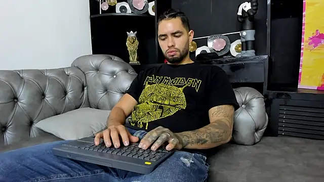 Snapshot of matteosantos chatting on 5, 3, 2025 matteosantos online show from 5, 3, 2025