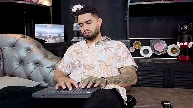 Snapshot of matteosantos chatting on 4, 10, 2025 matteosantos online show from 4, 10, 2025