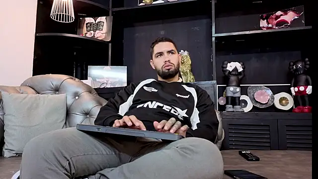 Snapshot of matteosantos chatting on 9, 10, 2025 matteosantos online show from 9, 10, 2025