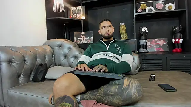 Snapshot of matteosantos chatting on 19, 10, 2025 matteosantos online show from 19, 10, 2025