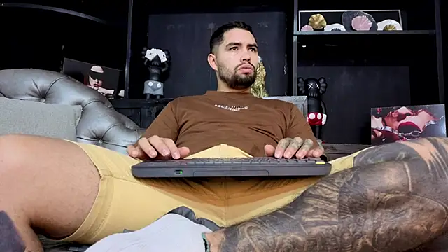 Snapshot of matteosantos chatting on 13, 11, 2025 matteosantos online show from 13, 11, 2025