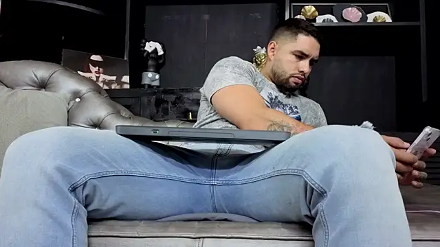 Snapshot of matteosantos chatting on 22, 11, 2025 matteosantos online show from 22, 11, 2025