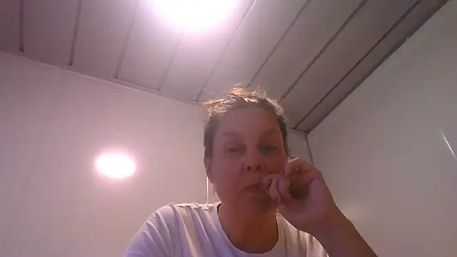 fulloferotic online show from 19, 4, 2026