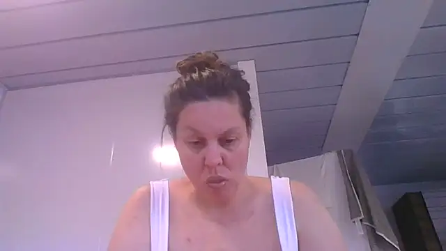 fulloferotic online show from 25, 4, 2026