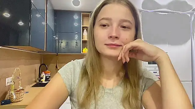 CharmingSarah online show from 13, 9, 2025