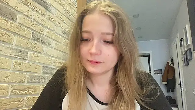 CharmingSarah online show from 6, 5, 2026