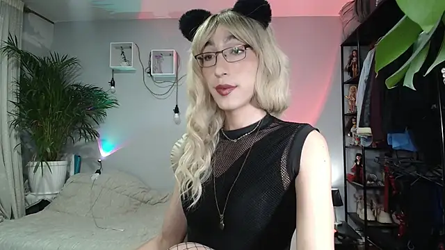 Snapshot of NicoleCortez chatting on 4, 10, 2025 NicoleCortez online show from 4, 10, 2025