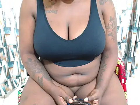 luna-thequeen online show from 25, 4, 2026