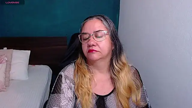 scaelettdubois online show from 17, 9, 2025