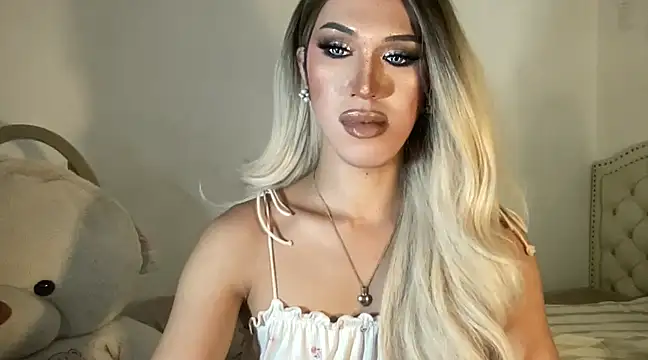 Ts glamxxxx online show from 15, 2, 2025