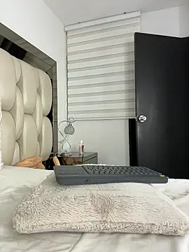 ALISSON FOXXX1 online show from 21, 4, 2026