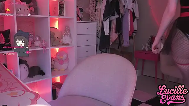 Snapshot of lucille_evans chatting on 26, 2, 2025 lucille evans online show from 26, 2, 2025