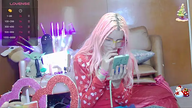 Skinygirl online show from 25, 1, 2025