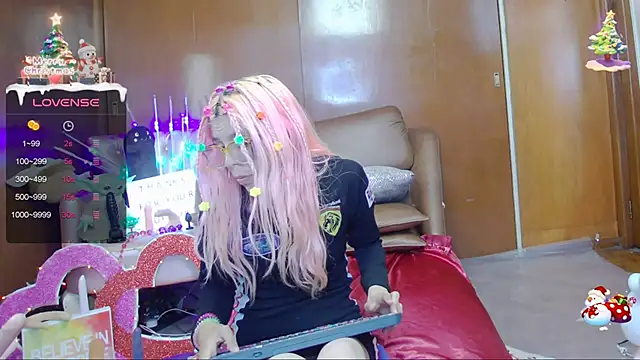 Skinygirl online show from 28, 1, 2025