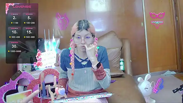 Skinygirl online show from 5, 11, 2025