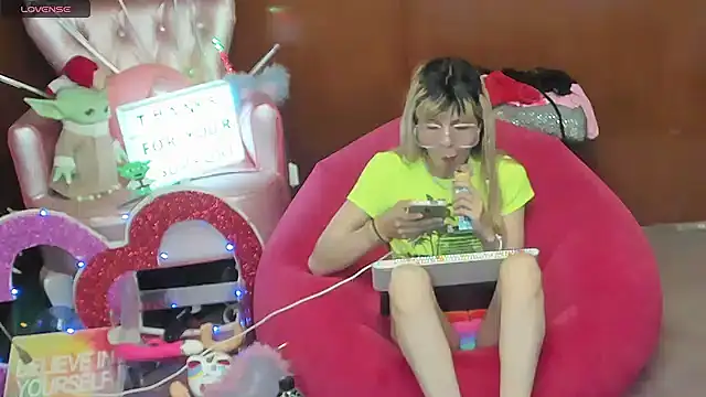 Skinygirl online show from 23, 4, 2026