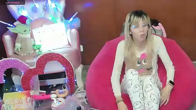 Skinygirl online show from 24, 4, 2026