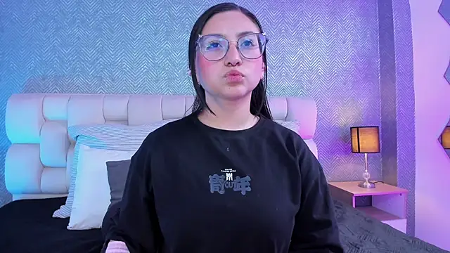 lucy neil online show from 27, 1, 2025