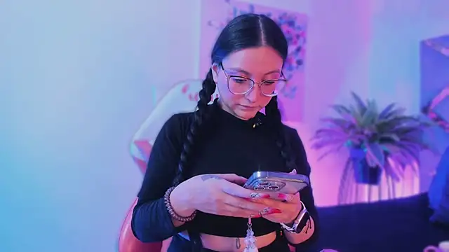 lucy neil online show from 14, 1, 2026