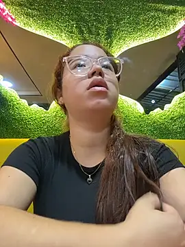 Lucyklein2022 online show from 26, 10, 2025