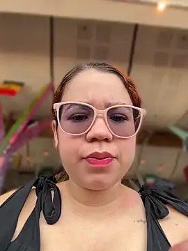 Lucyklein2022 online show from 7, 6, 2026