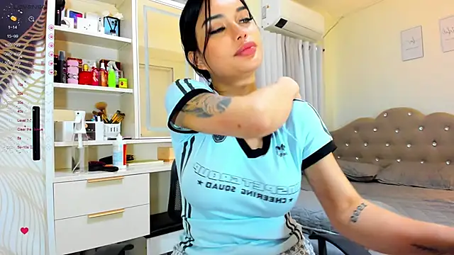 Snapshot of FuckDollNicky chatting on 6, 2, 2025 FuckDollNicky online show from 6, 2, 2025