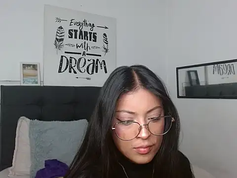 vaness weet online show from 4, 10, 2025