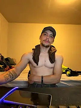 Snapshot of trippyski chatting on 4, 11, 2025 trippyski online show from 4, 11, 2025