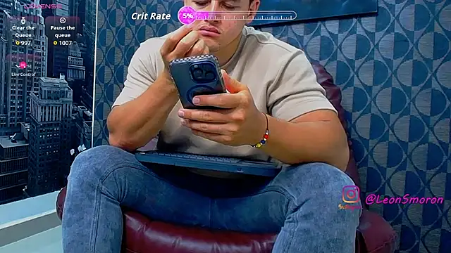 Snapshot of Leonsmoron chatting on 19, 7, 2026 Leonsmoron online show from 19, 7, 2026