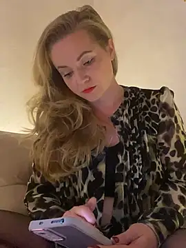 Snapshot of Lady__Maria chatting on 11, 12, 2024 Lady Maria online show from 11, 12, 2024