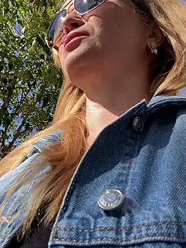 Snapshot of Lady__Maria chatting on 17, 10, 2025 Lady Maria online show from 17, 10, 2025