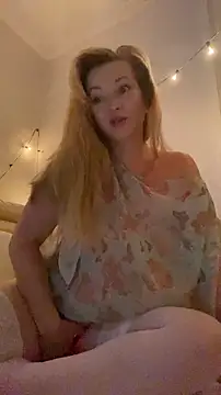 Snapshot of Lady__Maria chatting on 23, 10, 2025 Lady Maria online show from 23, 10, 2025