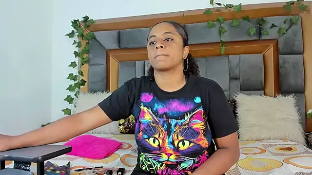 BellaKarla online show from 8, 3, 2025