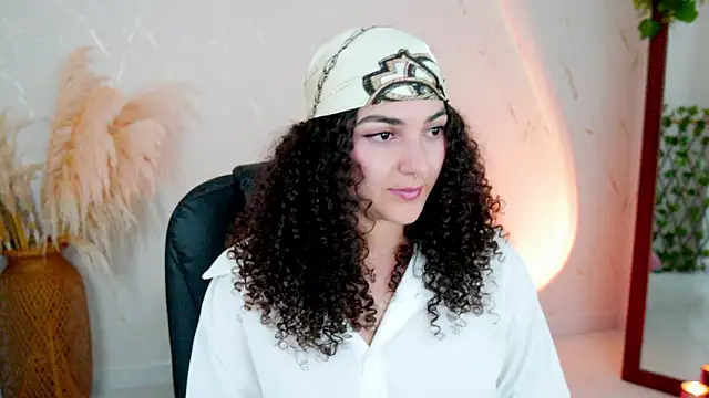 Snapshot of merida_bell18 chatting on 4, 3, 2026 merida bell18 online show from 4, 3, 2026