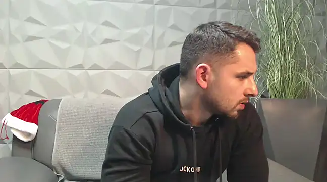 Antoniodiamond online show from 3, 12, 2024