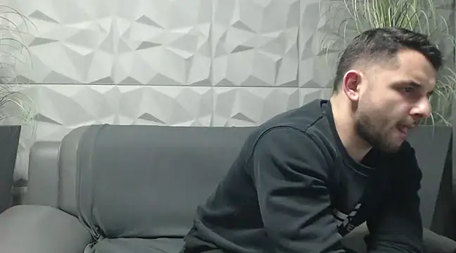 Antoniodiamond online show from 8, 1, 2025