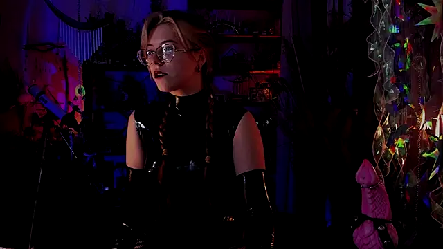 Snapshot of Scarlett_Wanner chatting on 15, 12, 2024 Scarlett Wanner online show from 15, 12, 2024