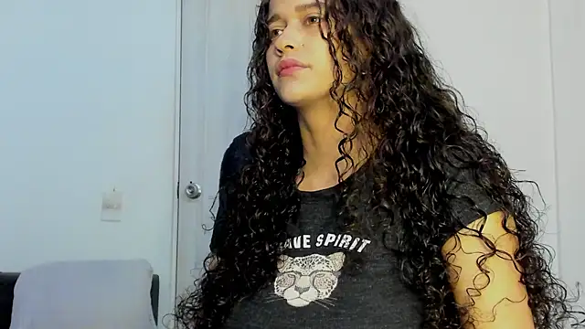 Snapshot of katrhin_66 chatting on 7, 11, 2025 katrhin 66 online show from 7, 11, 2025