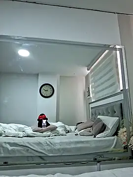 Doll Loren online show from 13, 9, 2025