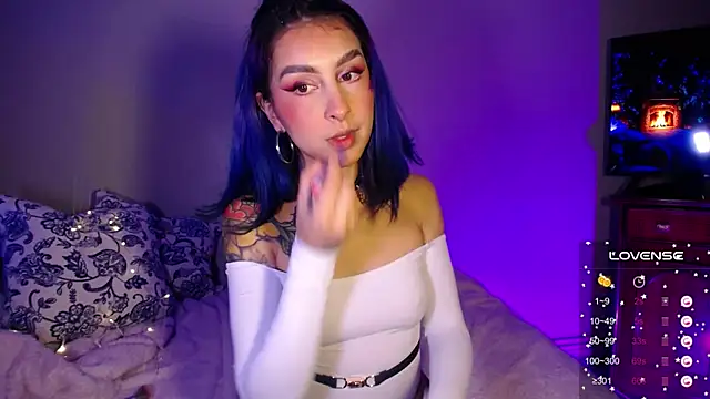 Snapshot of Cinamoonn chatting on 10, 1, 2025 Cinamoonn online show from 10, 1, 2025