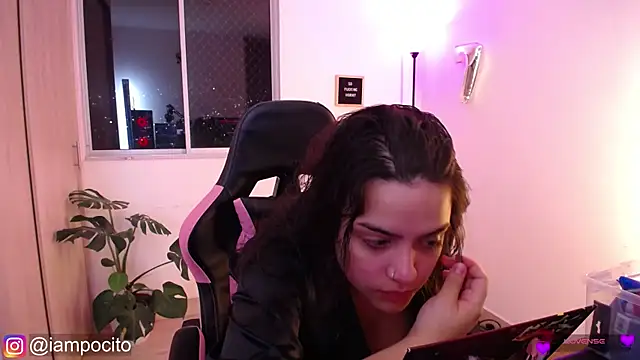Snapshot of pocitox chatting on 13, 2, 2025 pocitox online show from 13, 2, 2025