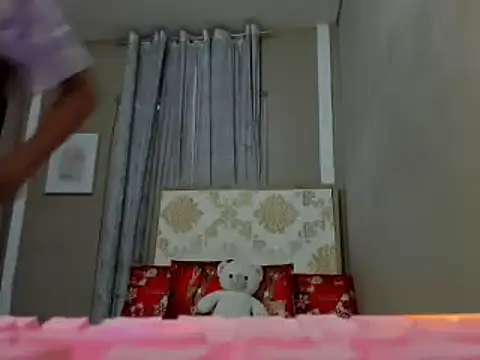 Snapshot of lady_kim_boner chatting on 22, 12, 2024 lady kim boner online show from 22, 12, 2024