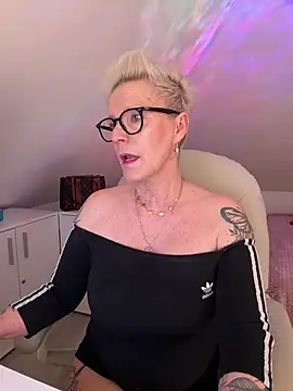 German Milf online show from 7, 4, 2026
