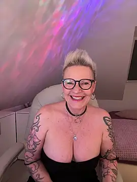German Milf online show from 22, 4, 2026