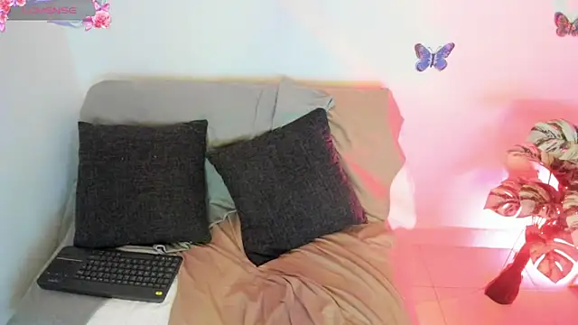 Snapshot of abigail_luna chatting on 8, 1, 2025 abigail luna online show from 8, 1, 2025