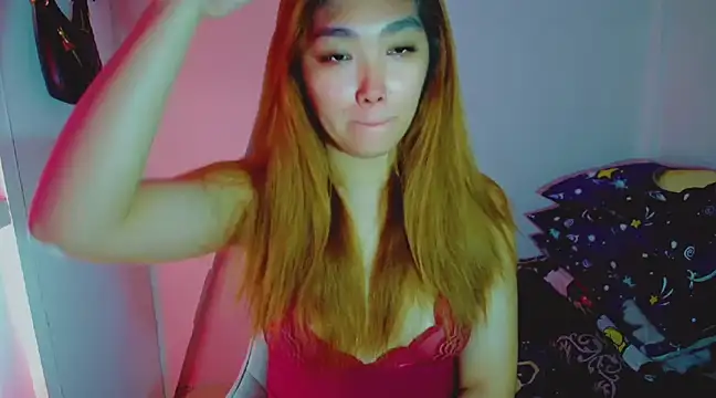 TR4NSCUTI3 online show from 8, 12, 2024