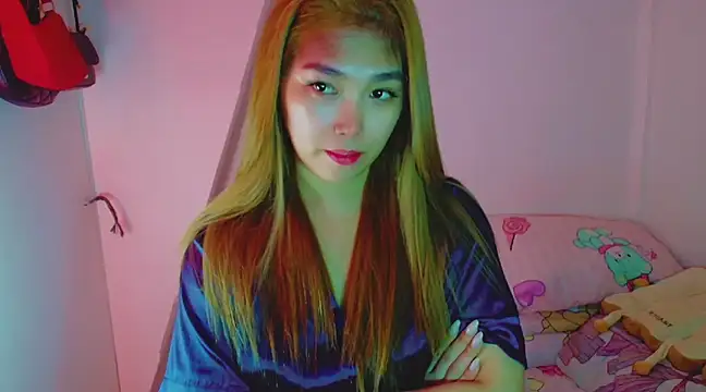 TR4NSCUTI3 online show from 29, 12, 2024