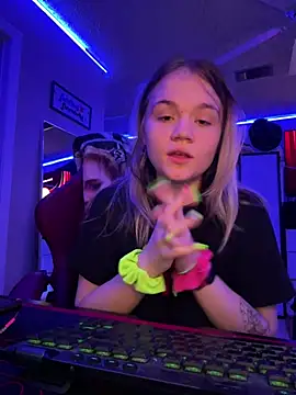 Cutiepiespanks online show from 17, 3, 2025