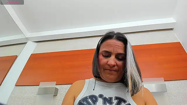 Snapshot of allice_green chatting on 9, 6, 2026 allice green online show from 9, 6, 2026