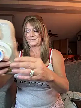 Snapshot of cowgirlc chatting on 18, 10, 2025 cowgirlc online show from 18, 10, 2025